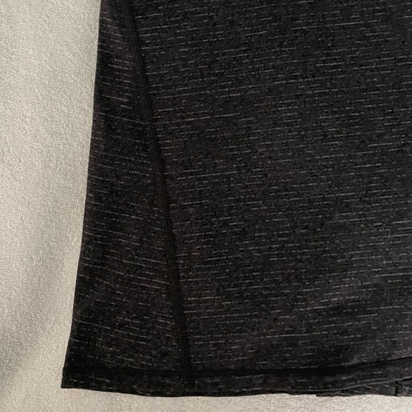 lululemon Clip-In Tank Size 6 - Picture 6 of 14